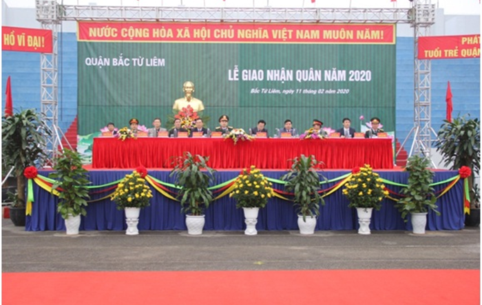 Thanh niên quận Bắc Từ Liêm phấn khởi lên đường nhập ngũ