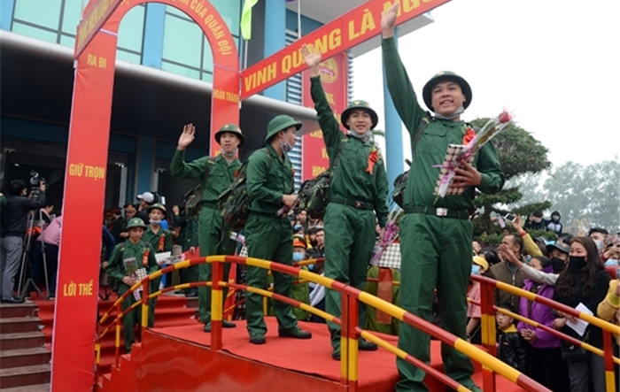 Nêu cao tính tiên phong, gương mẫu của cán bộ, đảng viên trong công tác tuyển quân