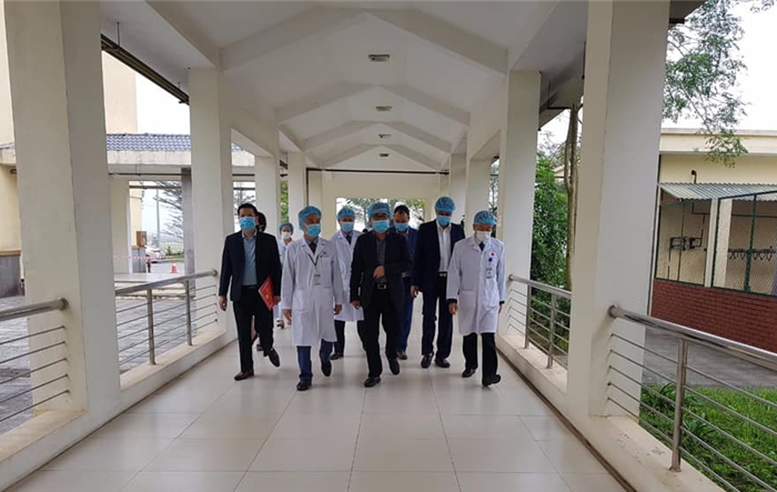 Bí thư Huyện ủy Mê Linh thăm, động viên, kiểm tra công tác phòng, chống dịch Covid-19 tại các đơn vị y tế