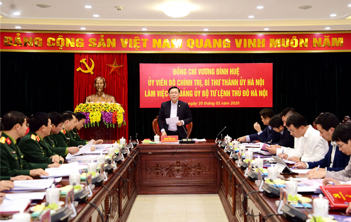Bí thư Thành ủy Vương Đình Huệ kiểm tra công tác tổ chức Đại hội Đảng tại Đảng bộ Bộ Tư lệnh Thủ đô