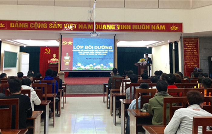 Bồi dưỡng "Chủ nghĩa yêu nước Việt Nam" cho thanh niên chuẩn bị lên đường nhập ngũ