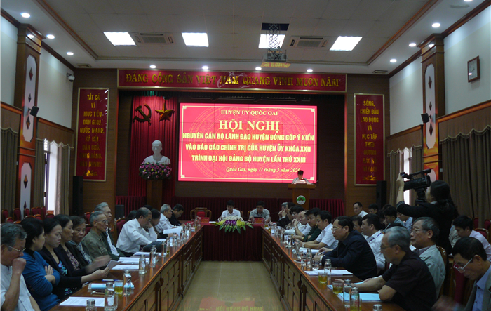 Hội nghị lấy ý kiến của các đồng chí nguyên lãnh đạo huyện Quốc Oai vào Báo cáo Chính trị