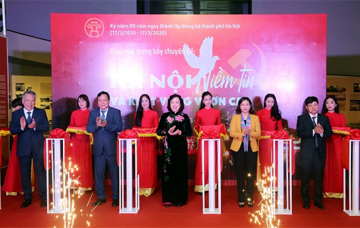 Khai mạc triển lãm "Hà Nội niềm tin và khát vọng vươn cao"