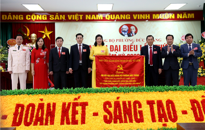 Dân chủ, đoàn kết, sáng tạo, đổi mới, xây dựng phường Đức Thắng giàu đẹp, văn minh