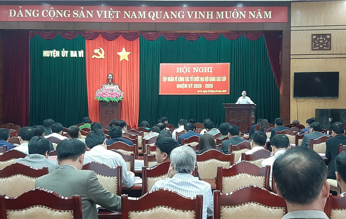 Tích cực đóng góp ý kiến vào các dự thảo văn kiện Đại hội Đảng các cấp