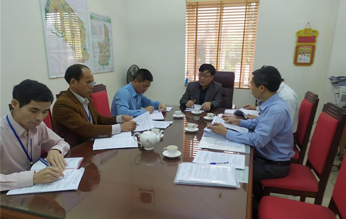 Phó Bí thư Thường trực Huyện ủy Mê Linh kiểm tra công tác chuẩn bị Đại hội tại thị trấn Quang Minh, xã Tiền Phong