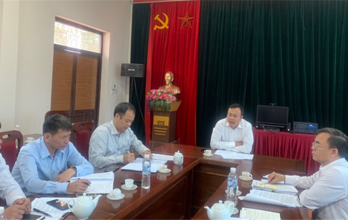 Phó Bí thư Thường trực Huyện ủy Sóc Sơn kiểm tra công tác chuẩn bị Đại hội Đảng bộ xã Phú Minh