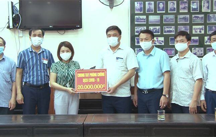 Huyện Phúc Thọ: Có thêm nhiều tập thể, cá nhân tiếp tục ủng hộ, chung tay phòng chống dịch Covid-19