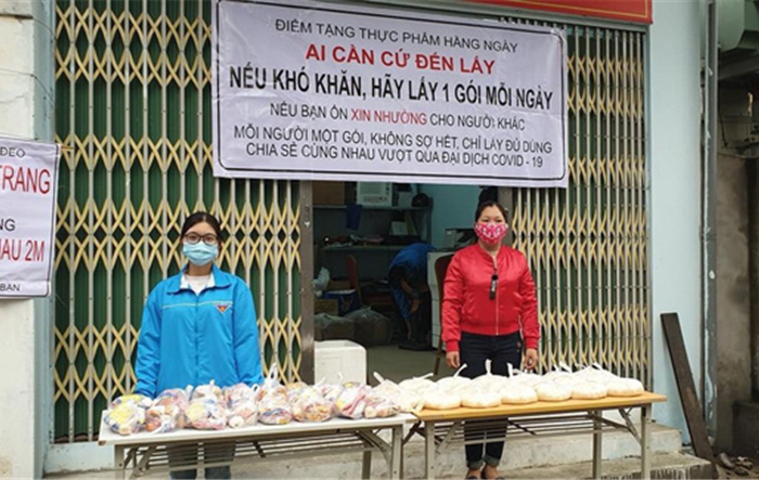Nặng sâu nghĩa đồng bào!