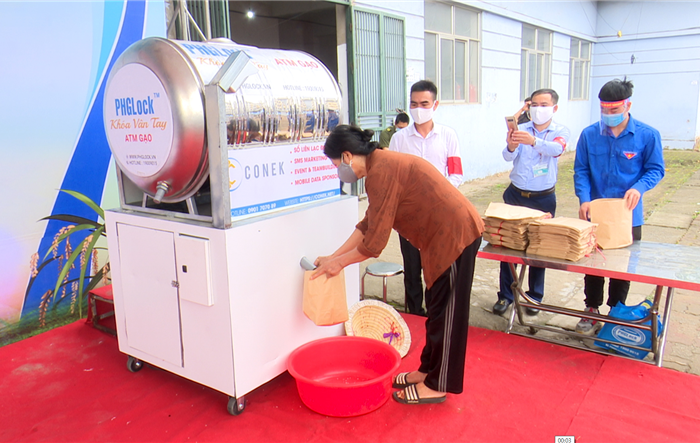 Lan tỏa yêu thương, nhân lên niềm tin chiến thắng trong cuộc chiến chống dịch Covid-19