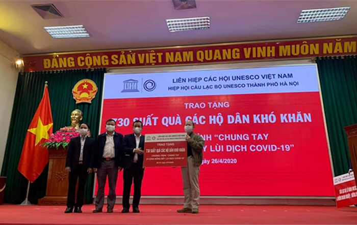 Hiệp hội UNESCO Hà Nội “Chung tay vì cộng đồng đẩy lùi dịch Covid-19” tại huyện Ba Vì