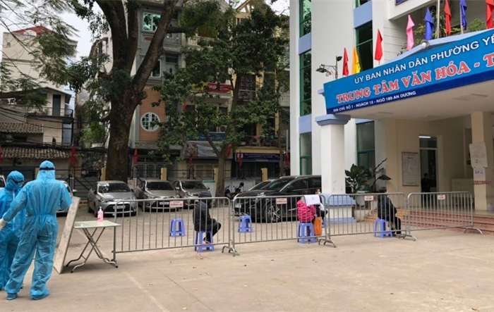 Quận Tây Hồ lấy mẫu xét nghiệm cho 430 trường hợp liên quan đến Bệnh viện Bạnh Mai