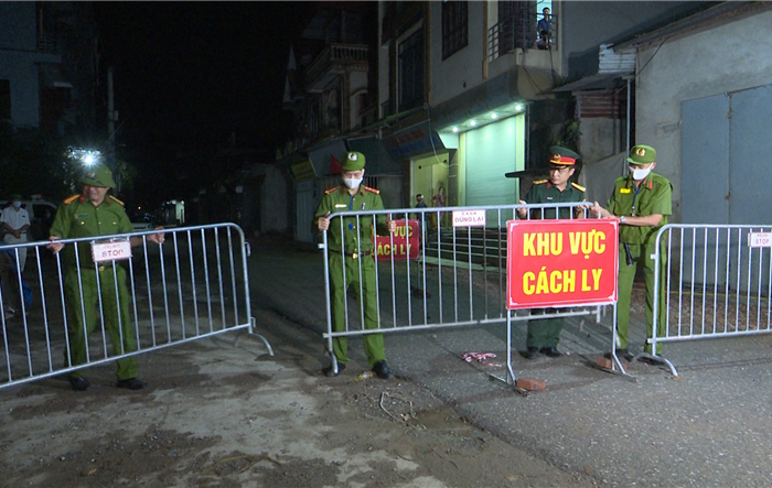 Người dân thôn Đông Cứu vui sướng, được trở lại cuộc sống bình thường mới