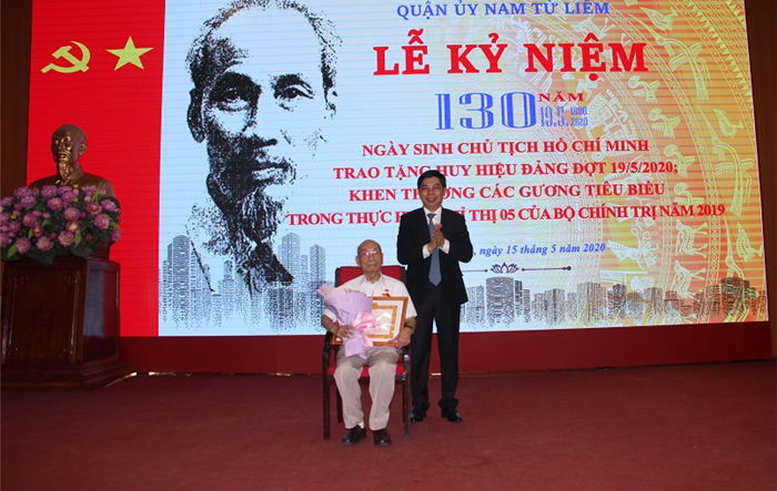 Quận ủy Nam Từ Liêm kỷ niệm 130 năm Ngày sinh Chủ tịch Hồ Chí Minh