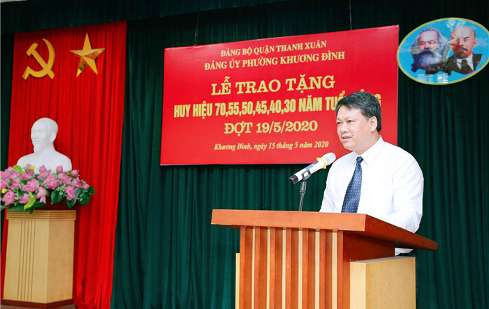 Quận Thanh Xuân: Trao tặng Huy hiệu Đảng cho 467 đồng chí đảng viên đợt 19-5
