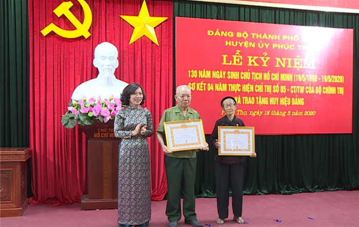 Huyện uỷ Phúc Thọ kỷ niệm 130 năm Ngày sinh Chủ tịch Hồ Chí Minh 