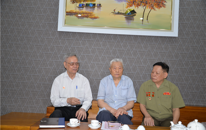 Ký ức về Chủ tịch Hồ Chí Minh - Lãnh tụ thiên tài của dân tộc 