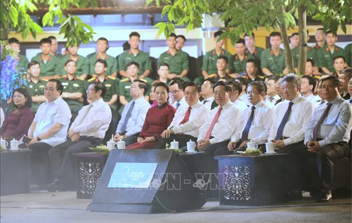 Cầu truyền hình “Hồ Chí Minh - Sáng ngời ý chí Việt Nam”
