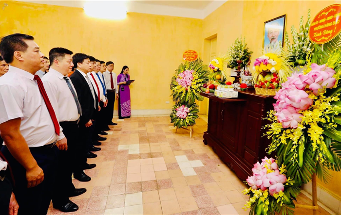 Quận Hoàn Kiếm kỷ niệm 130 năm Ngày sinh Chủ tịch Hồ Chí Minh