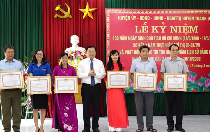 Huyện ủy Thanh Oai kỷ niệm 130 năm Ngày sinh Chủ tịch Hồ Chí Minh