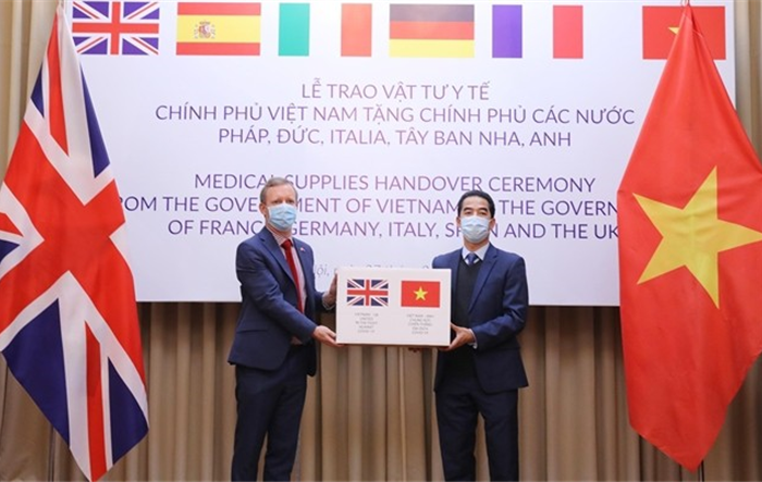 Thủ đoạn của những kẻ “bịt mắt bắt chim”