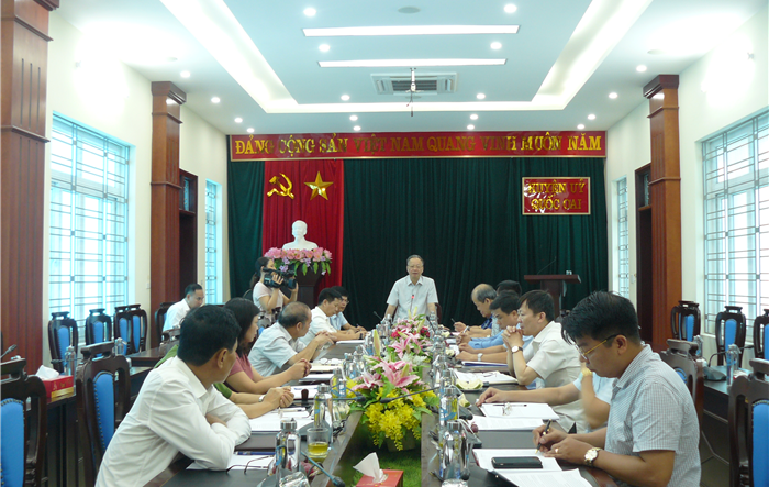 Đoàn kiểm tra số 13 của Thành ủy làm việc với Huyện ủy Quốc Oai về công tác tổ chức Đại hội 