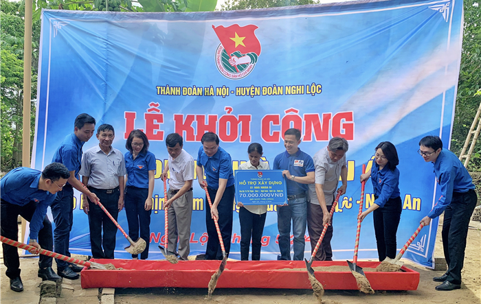 Tuổi trẻ Thủ đô tặng kinh phí xây dựng Nhà nhân ái, sân chơi cho thanh thiếu nhi tỉnh Nghệ An