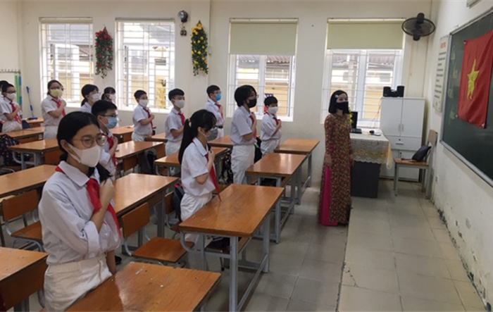 Ngày đầu học sinh Hà Nội trở lại trường học: Giảm mật độ, tăng ý thức
