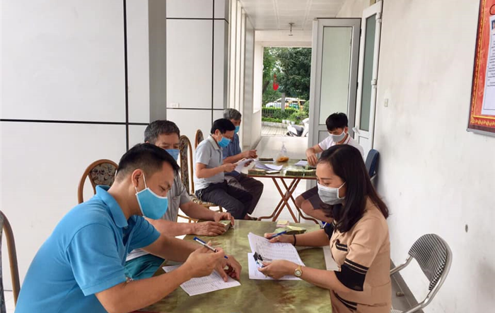 Quận Long Biên chi trả hỗ trợ cho hơn 6.300 trường hợp bị ảnh hưởng bởi dịch Covid-19