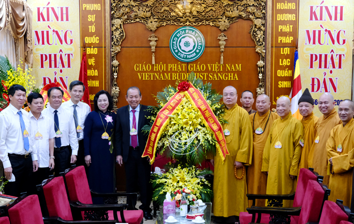 Phó Thủ tướng Thường trực Chính phủ Trương Hòa Bình chúc mừng Trung ương Giáo hội Phật giáo Việt Nam