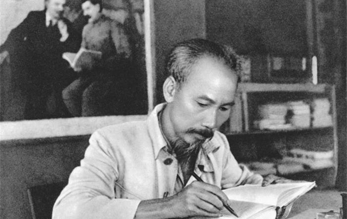 Kỷ niệm 130 năm Ngày sinh Chủ tịch Hồ Chí Minh (19/5/1890-19/5/2020) - Hồ Chí Minh - Sáng mãi tên Người: Tư tưởng Hồ Chí Minh - Tài sản vô giá của Đảng và dân tộc