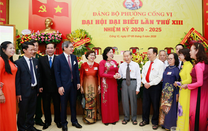 Dân chủ thảo luận, đóng góp trí tuệ vào dự thảo văn kiện Đại hội Đảng các cấp