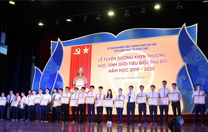 Tuyên dương khen thưởng 509 học sinh giỏi tiêu biểu Thủ đô năm học 2019-2020