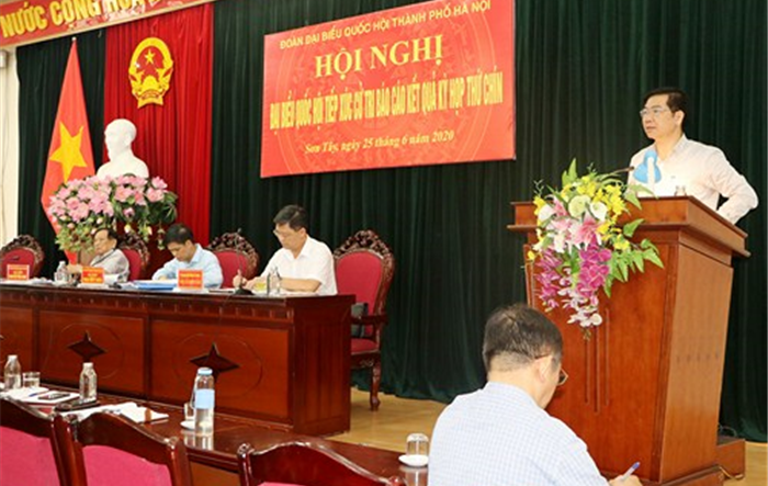 Đại biểu Quốc hội thành phố Hà Nội tiếp xúc cử tri thị xã Sơn Tây