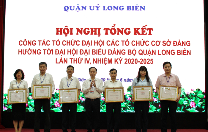 Tổng kết công tác tổ chức Đại hội các tổ chức cơ sở Đảng hướng tới Đại hội đại biểu Đảng bộ quận Long Biên lần thứ IV