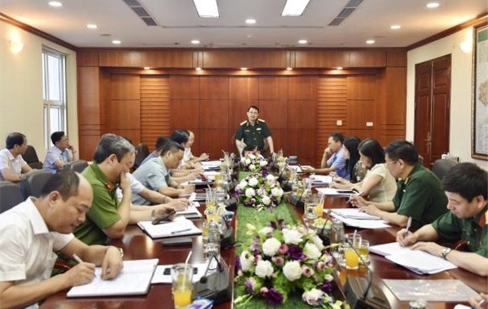 Thiếu tướng Nguyễn Quốc Duyệt kiểm tra công tác tổ chức Đại hội tại Quận ủy Hoàng Mai