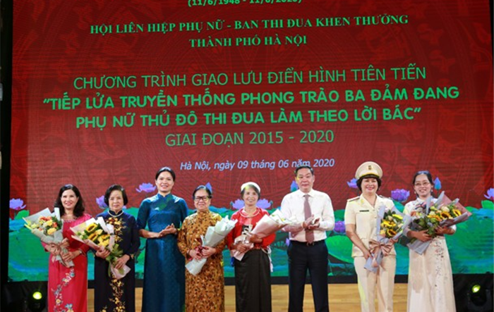 Tiếp lửa truyền thống phong trào Ba đảm đang phụ nữ Thủ đô thi đua làm theo lời Bác