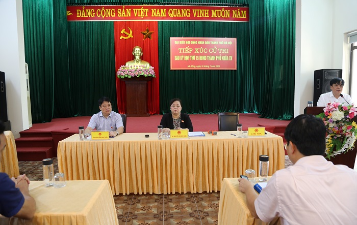 Chủ tịch HĐND Thành phố Nguyễn Thị Bích Ngọc tiếp xúc cử tri quận Hà Đông