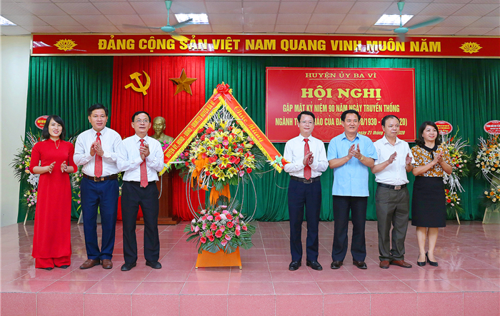Huyện ủy Ba Vì gặp mặt kỷ niệm 90 năm Ngày truyền thống ngành Tuyên giáo của Đảng