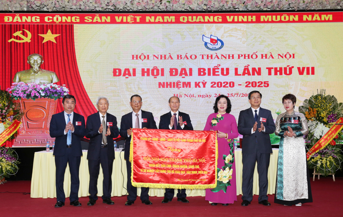 Xây dựng đội ngũ người làm báo Thủ đô vững về chuyên môn và đạo đức nghề nghiệp