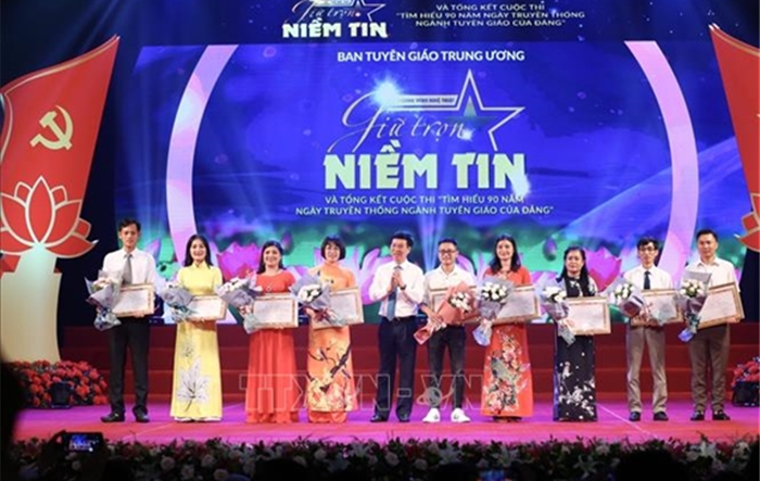 Trao giải Cuộc thi "Tìm hiểu 90 năm Ngày truyền thống ngành Tuyên giáo của Đảng"