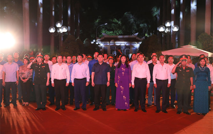 Thắp ngàn ngọn nến tri ân các Anh hùng, liệt sĩ