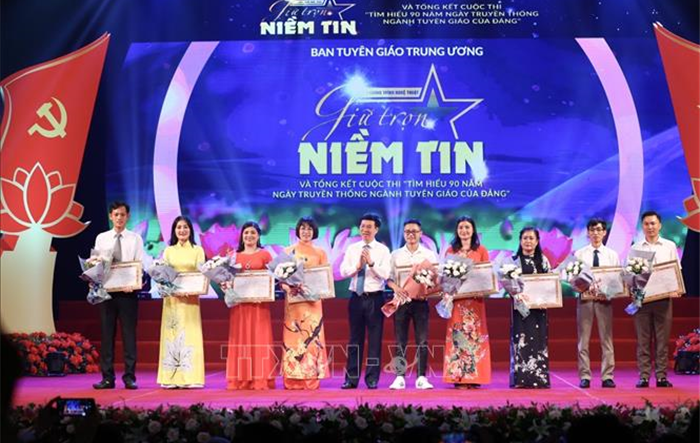 Kỷ niệm 90 năm Ngày truyền thống ngành Tuyên giáo của Đảng (1/8/1930-1/8/2020): Công cụ hữu hiệu xây dựng Đảng ngày càng vững mạnh