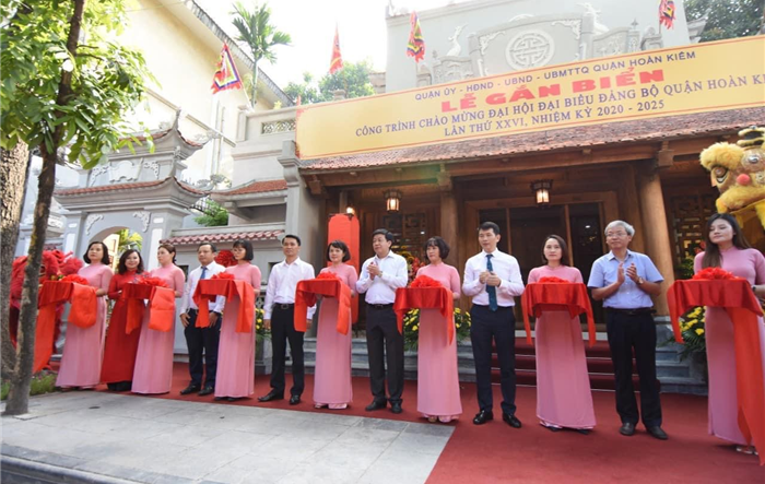 Quận Hoàn Kiếm tổ chức gắn biển công trình chào mừng Đại hội Đảng bộ quận lần thứ XXVI