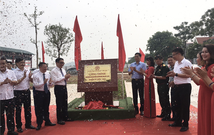 Lễ gắn biển công trình chào mừng Đại hội Đảng bộ huyện Mê Linh lần thứ XI