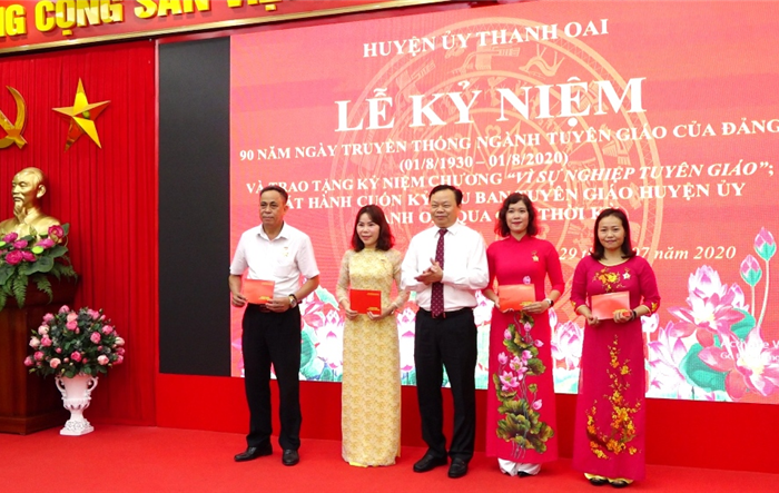 Huyện Thanh Oai kỷ niệm 90 năm Ngày truyền thống ngành Tuyên giáo của Đảng (01/8/1930-01/8/2020)