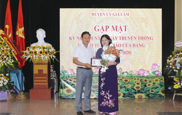 Huyện ủy Gia Lâm gặp mặt kỷ niệm 90 năm Ngày truyền thống ngành Tuyên giáo của Đảng