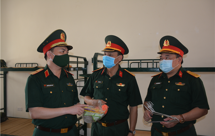 Kiểm tra công tác chuẩn bị cơ sở, vật chất cho nhiệm vụ cách ly tập trung và thu dung, điều trị bệnh nhân nhiễm Covid-19 