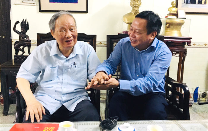 Trưởng ban Tuyên giáo Thành ủy Hà Nội thăm, chúc mừng  đồng chí Vũ Oanh