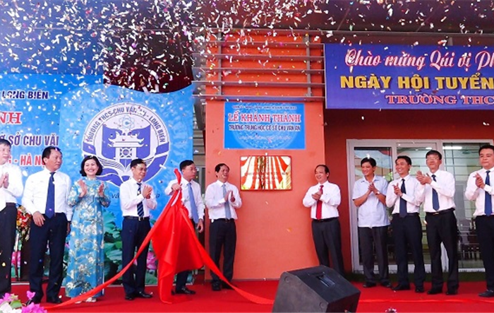 Khánh thành nhiều công trình chào mừng Đại hội đại biểu Đảng bộ quận Long Biên lần thứ IV